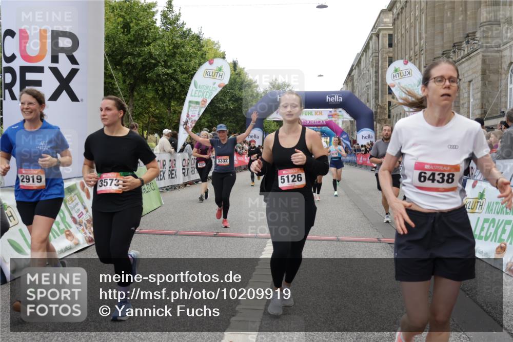 06.09.2026 - CURREX Alsterlauf Yannick Fuchs http://msf.ph/oto/10209919 06.09.2026 10:09:21 Ziel 2082, 2201, 2466, 2919, 3332, 3573, 4222, 4815, 5084, 5126, 5171, 5241, 5758, 5794, 5913, 6070, 6263, 8076, 8294 meine-sportfotos.de