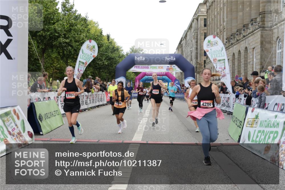 06.09.2026 - CURREX Alsterlauf Yannick Fuchs http://msf.ph/oto/10211387 06.09.2026 10:09:31 Ziel 2082, 2201, 2707, 2742, 4138, 4280, 4328, 4536, 4815, 4986, 5241, 5259, 5260, 6070, 6278, 6492, 8271 meine-sportfotos.de