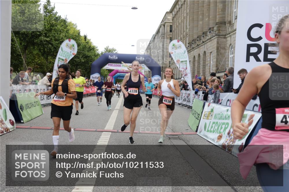06.09.2026 - CURREX Alsterlauf Yannick Fuchs http://msf.ph/oto/10211533 06.09.2026 10:09:32 Ziel 2082, 2707, 2742, 4138, 4280, 4328, 4536, 4986, 5259, 5260, 6278, 6492, 8271 meine-sportfotos.de