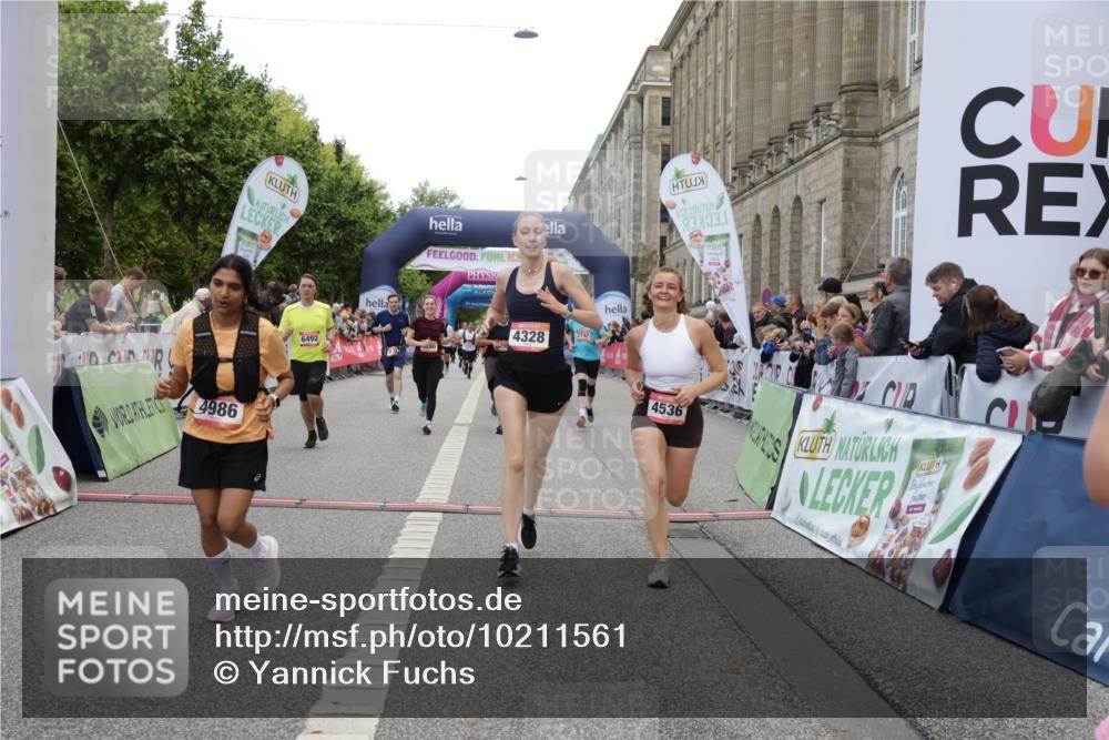 06.09.2026 - CURREX Alsterlauf Yannick Fuchs http://msf.ph/oto/10211561 06.09.2026 10:09:32 Ziel 2082, 2707, 2742, 4138, 4280, 4328, 4536, 4986, 5259, 5260, 6278, 6492, 8271 meine-sportfotos.de