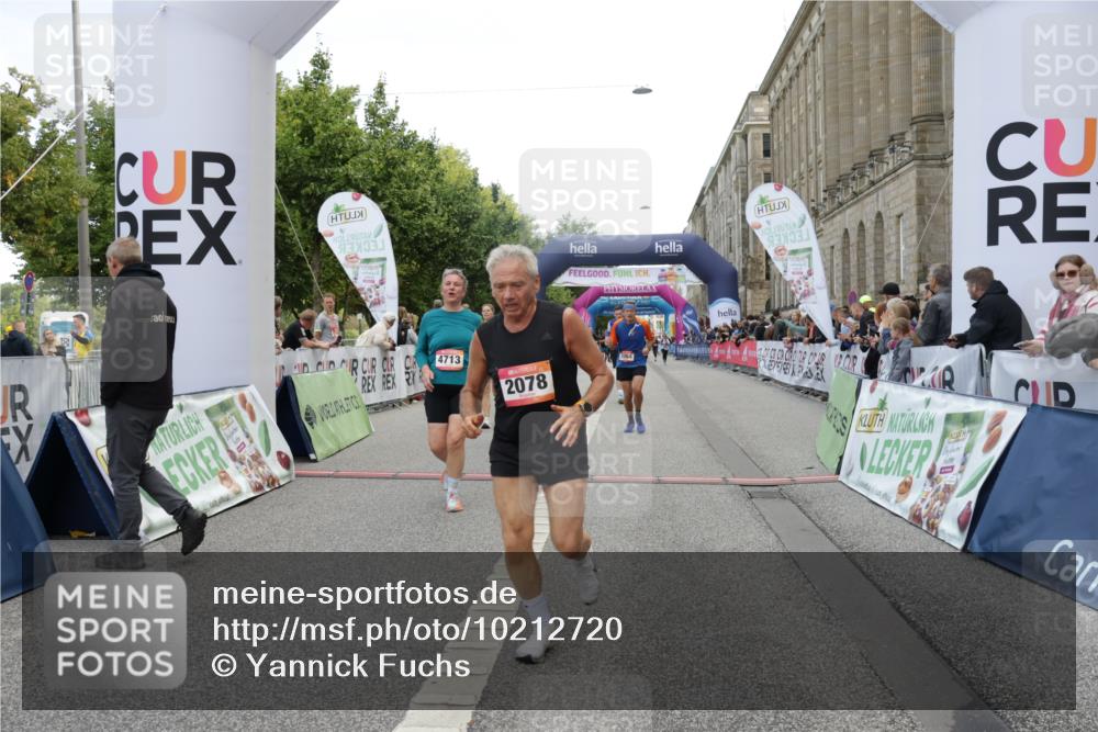 06.09.2026 - CURREX Alsterlauf Yannick Fuchs http://msf.ph/oto/10212720 06.09.2026 10:09:43 Ziel 2064, 2078, 2622, 3785, 3787, 4138, 4713, 4784, 5199, 5851, 6278, 6466 meine-sportfotos.de