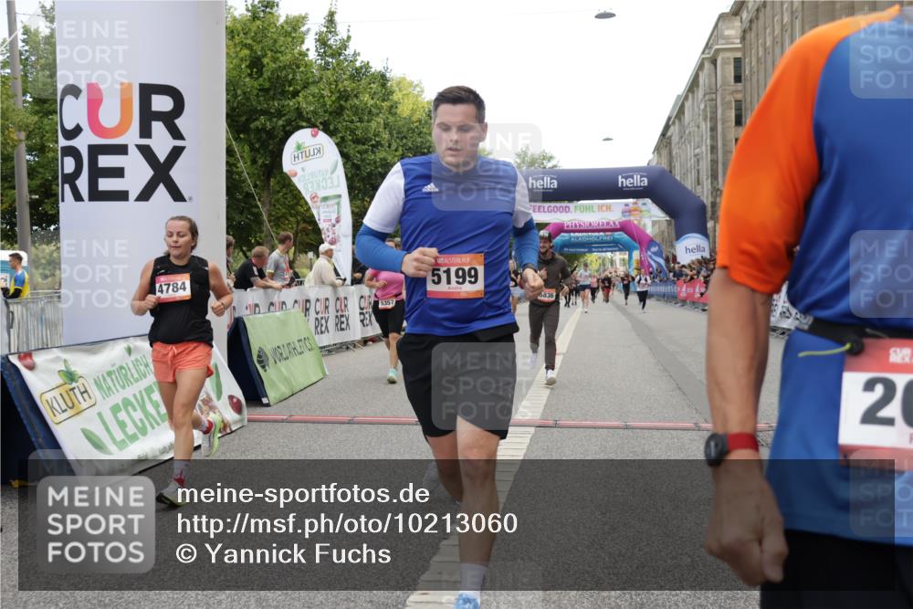 06.09.2026 - CURREX Alsterlauf Yannick Fuchs http://msf.ph/oto/10213060 06.09.2026 10:09:48 Ziel 2064, 2078, 2622, 4713, 4784, 5199, 5357, 5835, 5836, 5851, 6410, 6466 meine-sportfotos.de