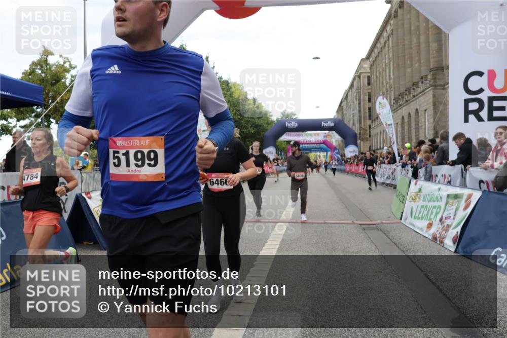 06.09.2026 - CURREX Alsterlauf Yannick Fuchs http://msf.ph/oto/10213101 06.09.2026 10:09:49 Ziel 2064, 2078, 2622, 3326, 4713, 4784, 5199, 5357, 5835, 5836, 5851, 6410, 6466 meine-sportfotos.de