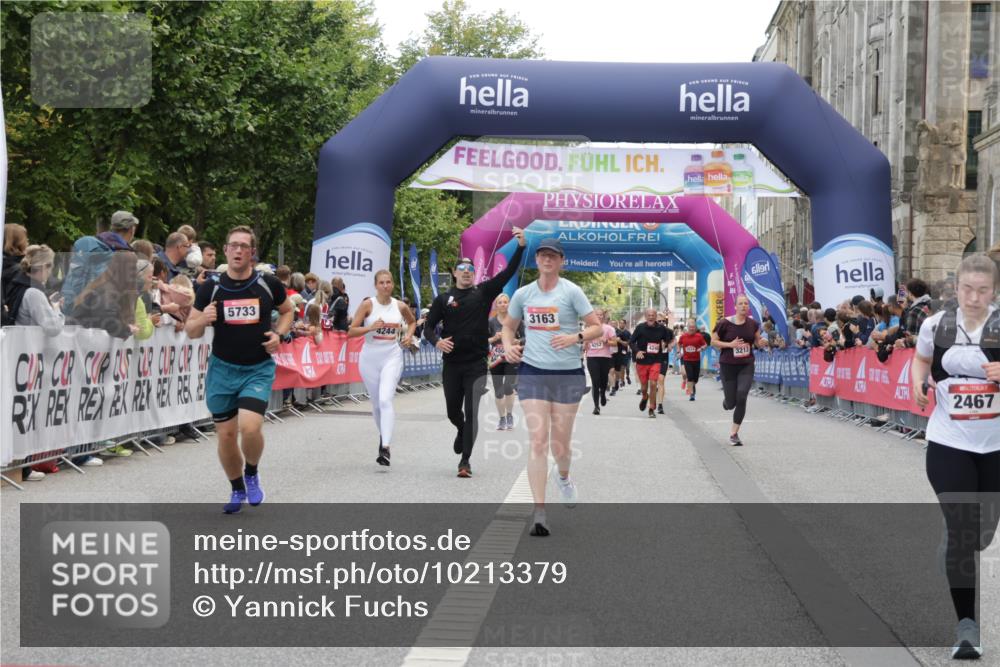 06.09.2026 - CURREX Alsterlauf Yannick Fuchs http://msf.ph/oto/10213379 06.09.2026 10:09:56 Ziel 2467, 3163, 3326, 4242, 4244, 5357, 5733, 5835, 5836, 6410 meine-sportfotos.de