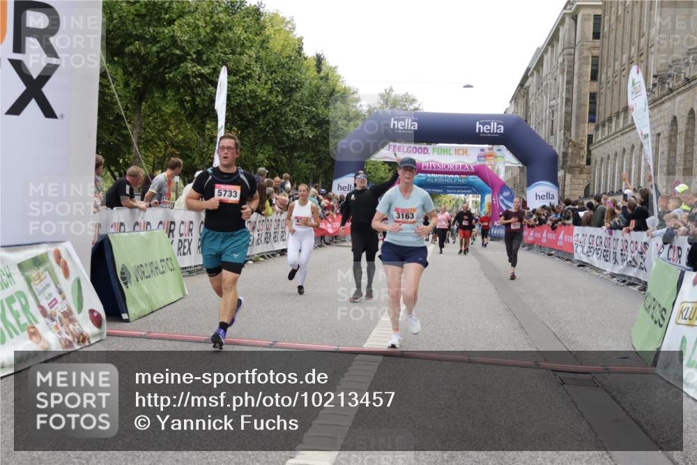 06.09.2026 - CURREX Alsterlauf Yannick Fuchs http://msf.ph/oto/10213457 06.09.2026 10:09:58 Ziel 2467, 3163, 3213, 3326, 4242, 4244, 5733, 6410 meine-sportfotos.de