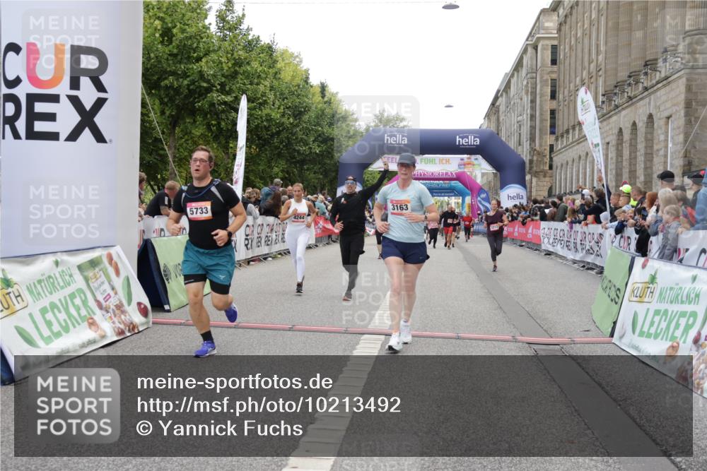 06.09.2026 - CURREX Alsterlauf Yannick Fuchs http://msf.ph/oto/10213492 06.09.2026 10:09:59 Ziel 2467, 3163, 3213, 3326, 4242, 4244, 4507, 5733, 6410 meine-sportfotos.de