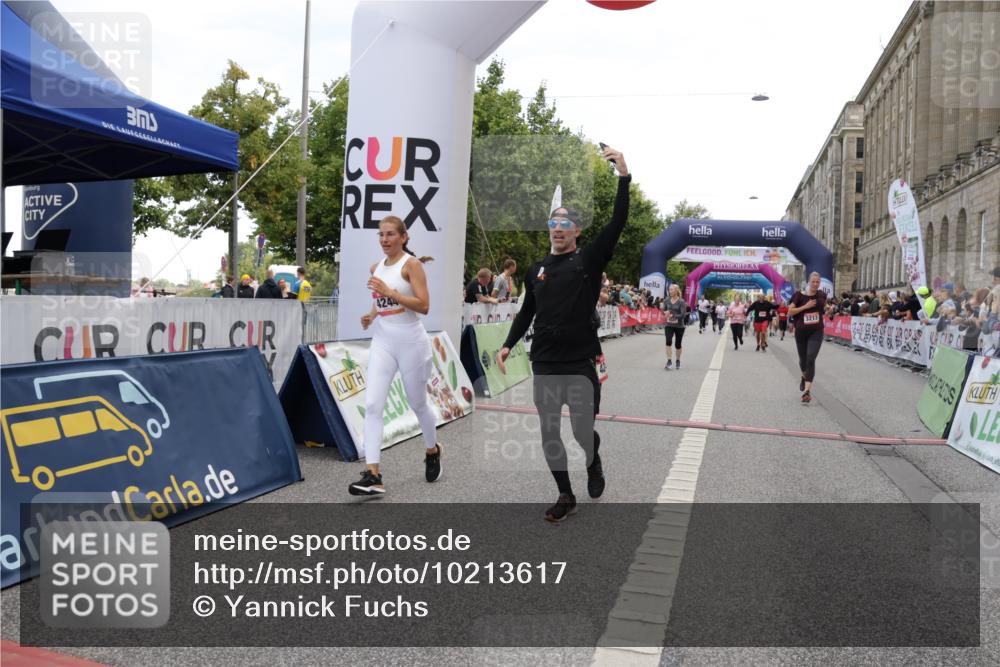 06.09.2026 - CURREX Alsterlauf Yannick Fuchs http://msf.ph/oto/10213617 06.09.2026 10:10:01 Ziel 2467, 3163, 3213, 3326, 4242, 4244, 4507, 5733 meine-sportfotos.de