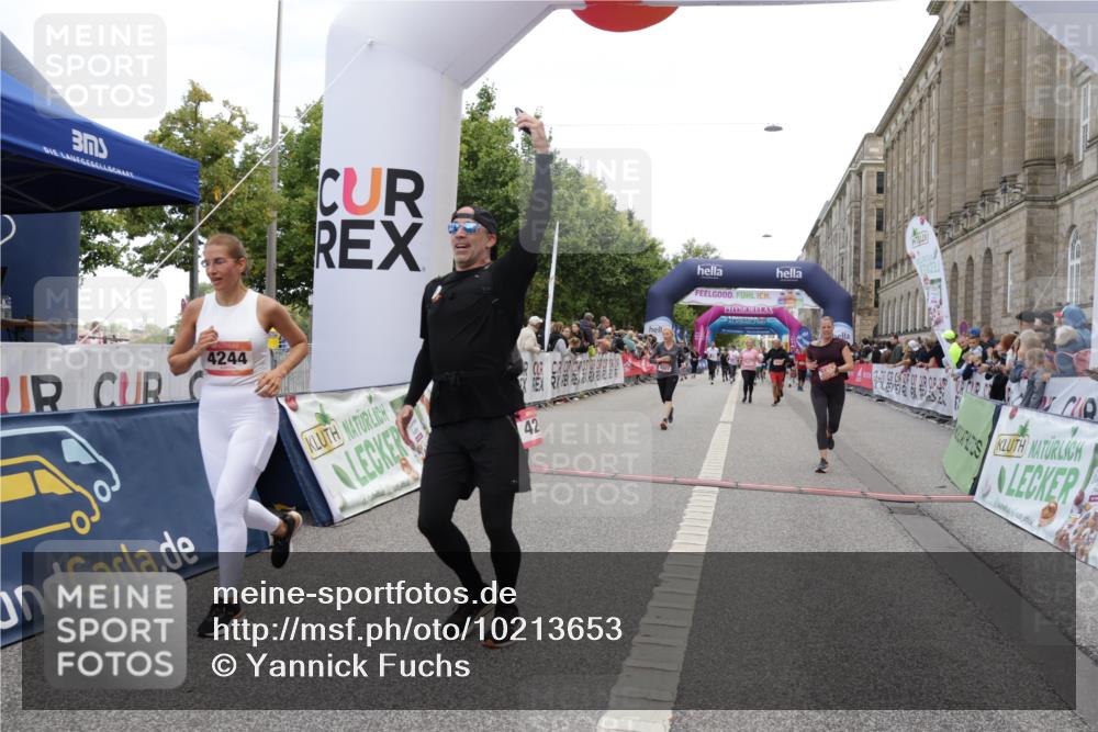 06.09.2026 - CURREX Alsterlauf Yannick Fuchs http://msf.ph/oto/10213653 06.09.2026 10:10:02 Ziel 2467, 3163, 3213, 4242, 4244, 4248, 4252, 4507, 5733 meine-sportfotos.de
