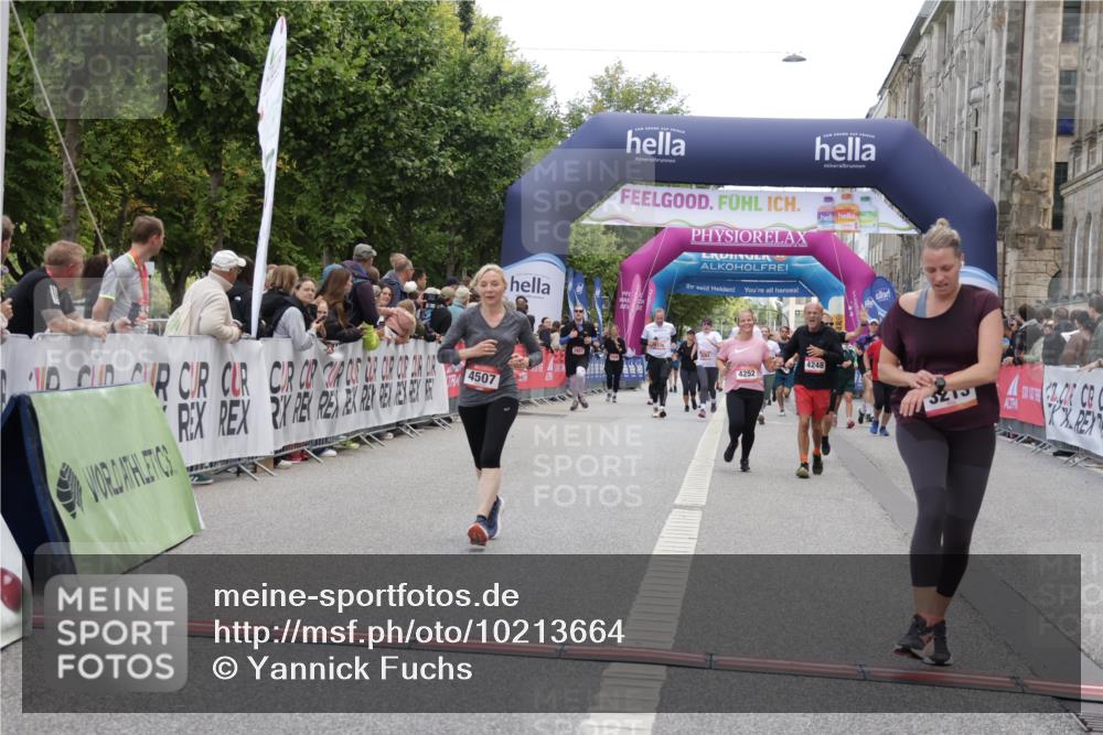 06.09.2026 - CURREX Alsterlauf Yannick Fuchs http://msf.ph/oto/10213664 06.09.2026 10:10:02 Ziel 2467, 3163, 3213, 4242, 4244, 4248, 4252, 4507, 5733 meine-sportfotos.de