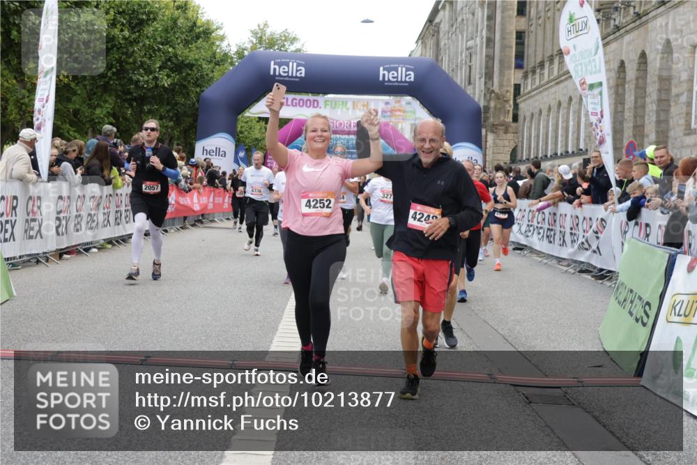 06.09.2026 - CURREX Alsterlauf Yannick Fuchs http://msf.ph/oto/10213877 06.09.2026 10:10:07 Ziel 2057, 2607, 2634, 3213, 3277, 3283, 4242, 4244, 4248, 4252, 4507, 6338, 6354, 8072, 8115, 8149 meine-sportfotos.de