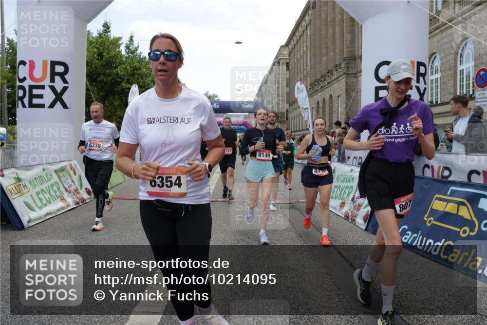 06.09.2026 - CURREX Alsterlauf Yannick Fuchs http://msf.ph/oto/10214095 06.09.2026 10:10:12 Ziel 2057, 2607, 2634, 2747, 3277, 3283, 4195, 4246, 4248, 4252, 4710, 5008, 6338, 6354, 8072, 8115, 8149, 8241 meine-sportfotos.de