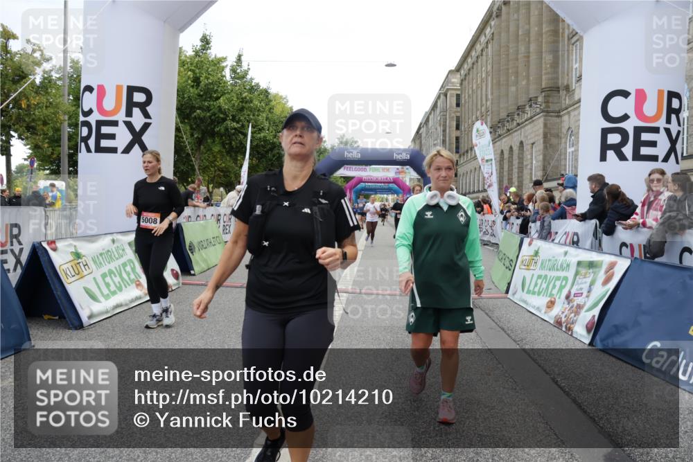 06.09.2026 - CURREX Alsterlauf Yannick Fuchs http://msf.ph/oto/10214210 06.09.2026 10:10:16 Ziel 2057, 2634, 2747, 3277, 3283, 4166, 4195, 4246, 4402, 4710, 4775, 4855, 4984, 5008, 5558, 6338, 6354, 8034, 8072, 8115, 8149, 8241 meine-sportfotos.de