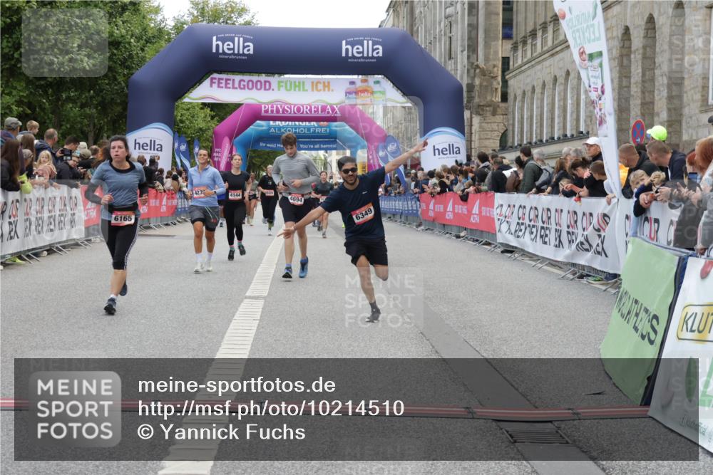 06.09.2026 - CURREX Alsterlauf Yannick Fuchs http://msf.ph/oto/10214510 06.09.2026 10:10:25 Ziel 4144, 4166, 4239, 4402, 4694, 4775, 4816, 4855, 4984, 5558, 6165, 6349, 8034 meine-sportfotos.de