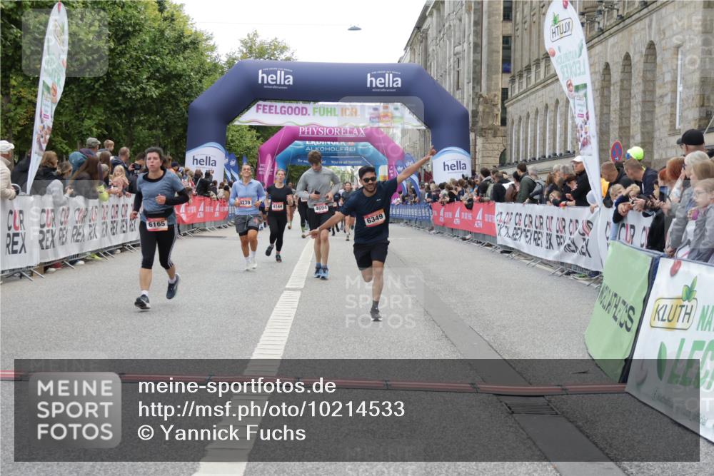 06.09.2026 - CURREX Alsterlauf Yannick Fuchs http://msf.ph/oto/10214533 06.09.2026 10:10:25 Ziel 4144, 4166, 4239, 4402, 4694, 4775, 4816, 4855, 4984, 5558, 6165, 6349, 8034 meine-sportfotos.de