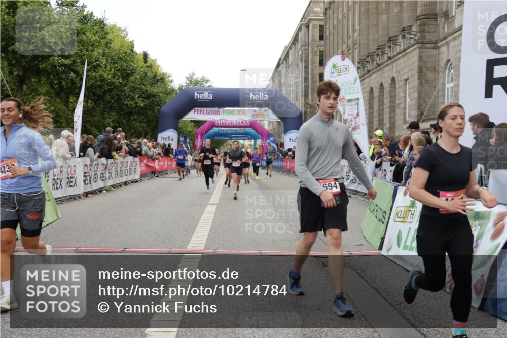 06.09.2026 - CURREX Alsterlauf Yannick Fuchs http://msf.ph/oto/10214784 06.09.2026 10:10:30 Ziel 3077, 3426, 4144, 4239, 4694, 6165, 6349 meine-sportfotos.de