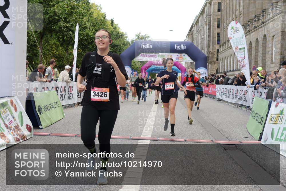 06.09.2026 - CURREX Alsterlauf Yannick Fuchs http://msf.ph/oto/10214970 06.09.2026 10:10:35 Ziel 2509, 2670, 2674, 3077, 3127, 3278, 3426, 4066, 4144, 4239, 4694, 5356, 6220, 6351 meine-sportfotos.de