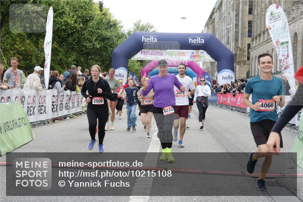 06.09.2026 - CURREX Alsterlauf Yannick Fuchs http://msf.ph/oto/10215108 06.09.2026 10:10:38 Ziel 2509, 2670, 2674, 3077, 3127, 3278, 3426, 3649, 3930, 4066, 4167, 4959, 5356, 6220, 6351 meine-sportfotos.de