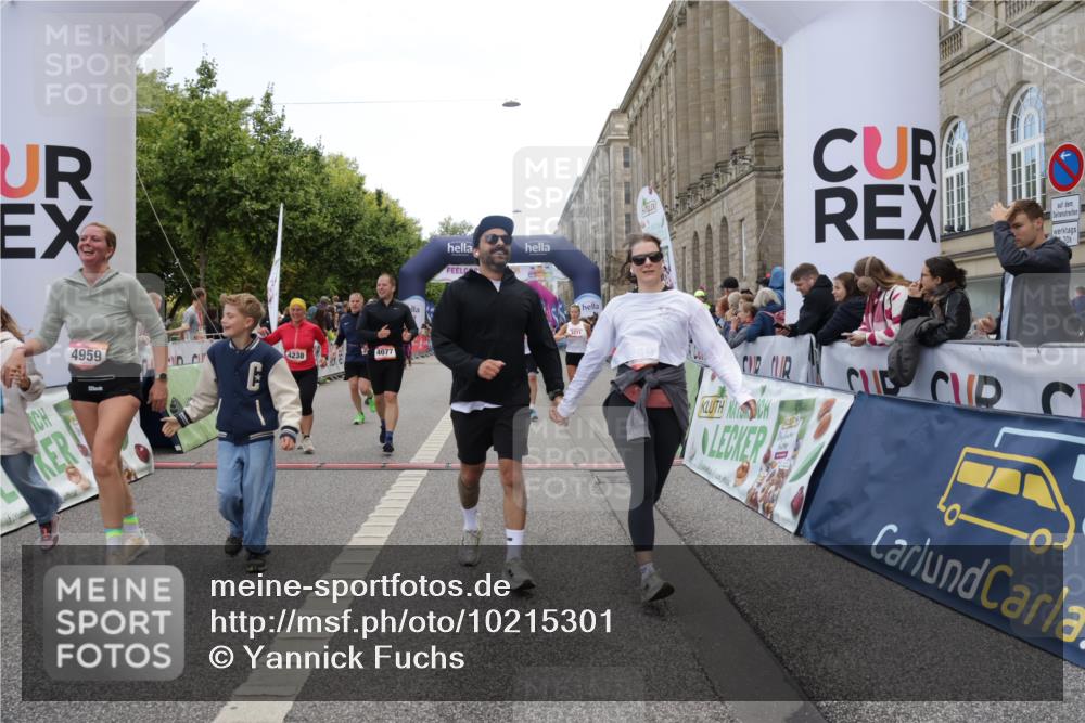 06.09.2026 - CURREX Alsterlauf Yannick Fuchs http://msf.ph/oto/10215301 06.09.2026 10:10:43 Ziel 2058, 2509, 2589, 2670, 2674, 3127, 3278, 3345, 3649, 3930, 4066, 4077, 4167, 4211, 4238, 4697, 4959, 5356, 6220, 6351 meine-sportfotos.de