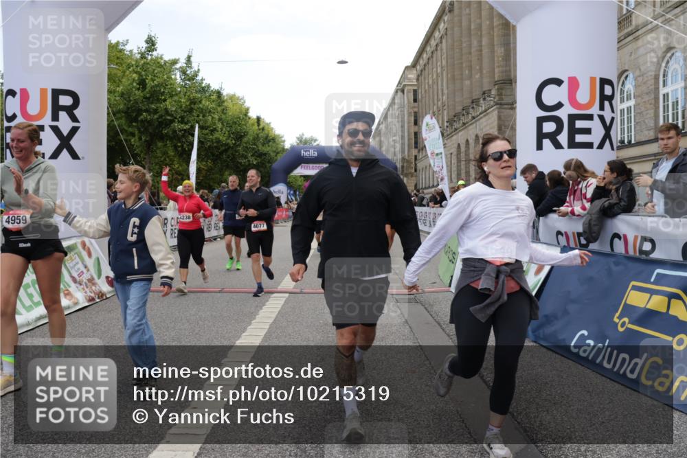 06.09.2026 - CURREX Alsterlauf Yannick Fuchs http://msf.ph/oto/10215319 06.09.2026 10:10:43 Ziel 2058, 2509, 2589, 2670, 2674, 3127, 3278, 3345, 3649, 3930, 4066, 4077, 4167, 4211, 4238, 4697, 4959, 5356, 6220, 6351 meine-sportfotos.de