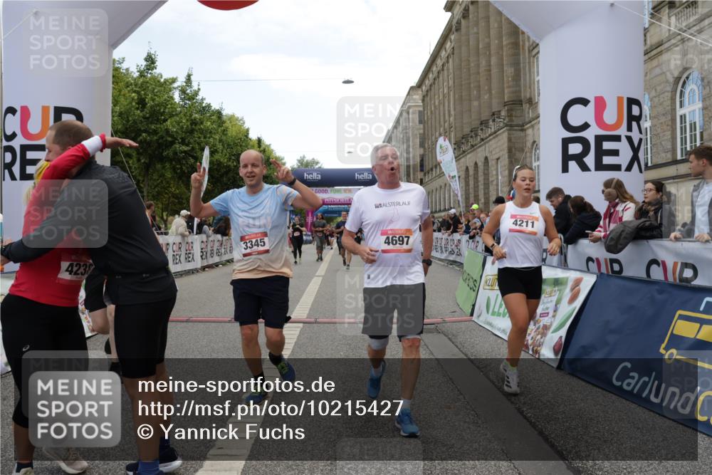 06.09.2026 - CURREX Alsterlauf Yannick Fuchs http://msf.ph/oto/10215427 06.09.2026 10:10:46 Ziel 2058, 2365, 2509, 2589, 2670, 2674, 2734, 3127, 3345, 3348, 3649, 3840, 3930, 4077, 4167, 4211, 4238, 4697, 4959, 6220, 6434 meine-sportfotos.de