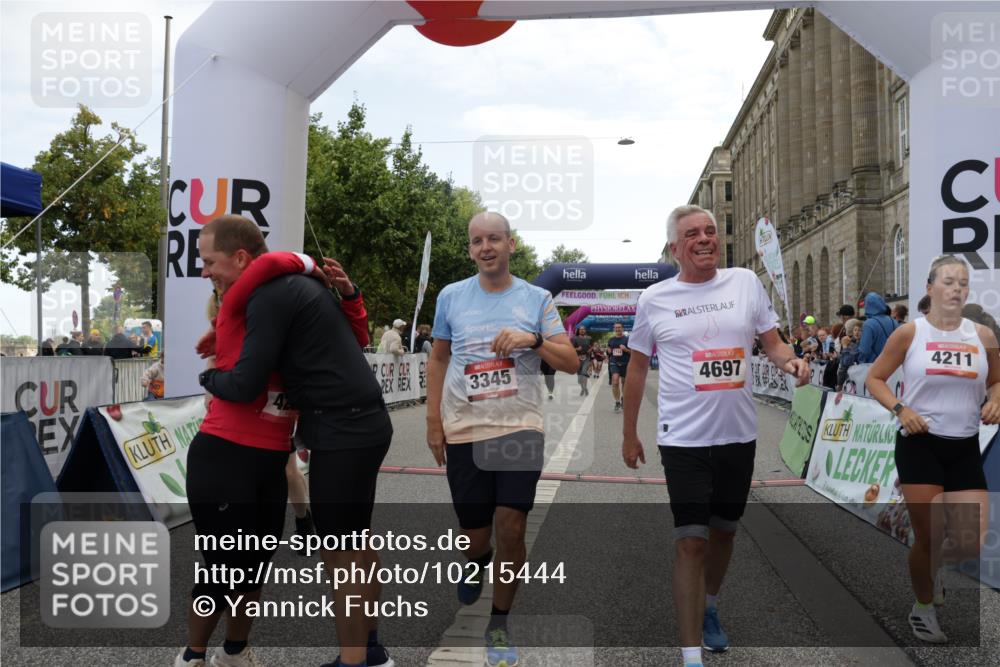 06.09.2026 - CURREX Alsterlauf Yannick Fuchs http://msf.ph/oto/10215444 06.09.2026 10:10:47 Ziel 2058, 2365, 2589, 2670, 2674, 2734, 3127, 3345, 3348, 3649, 3840, 3930, 4077, 4167, 4211, 4238, 4697, 4959, 6434 meine-sportfotos.de