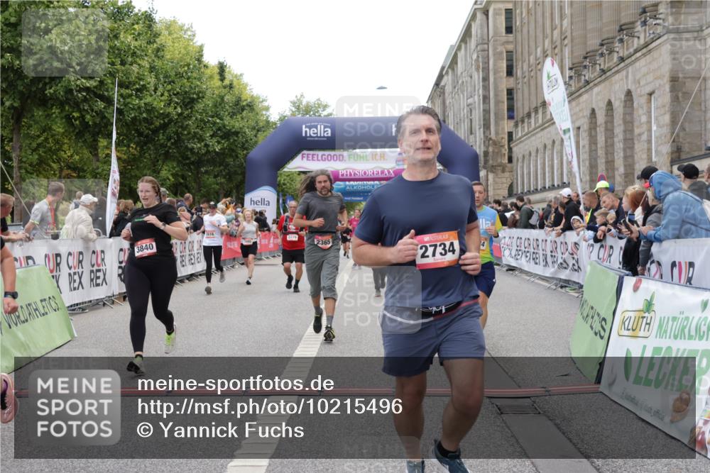 06.09.2026 - CURREX Alsterlauf Yannick Fuchs http://msf.ph/oto/10215496 06.09.2026 10:10:50 Ziel 2058, 2226, 2365, 2427, 2589, 2616, 2734, 3345, 3348, 3840, 4077, 4211, 4238, 4697, 5141, 5142, 6088, 6434 meine-sportfotos.de