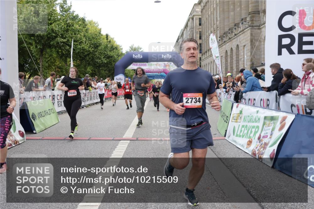06.09.2026 - CURREX Alsterlauf Yannick Fuchs http://msf.ph/oto/10215509 06.09.2026 10:10:50 Ziel 2058, 2226, 2365, 2427, 2589, 2616, 2734, 3345, 3348, 3840, 4077, 4211, 4238, 4697, 5141, 5142, 6088, 6434 meine-sportfotos.de