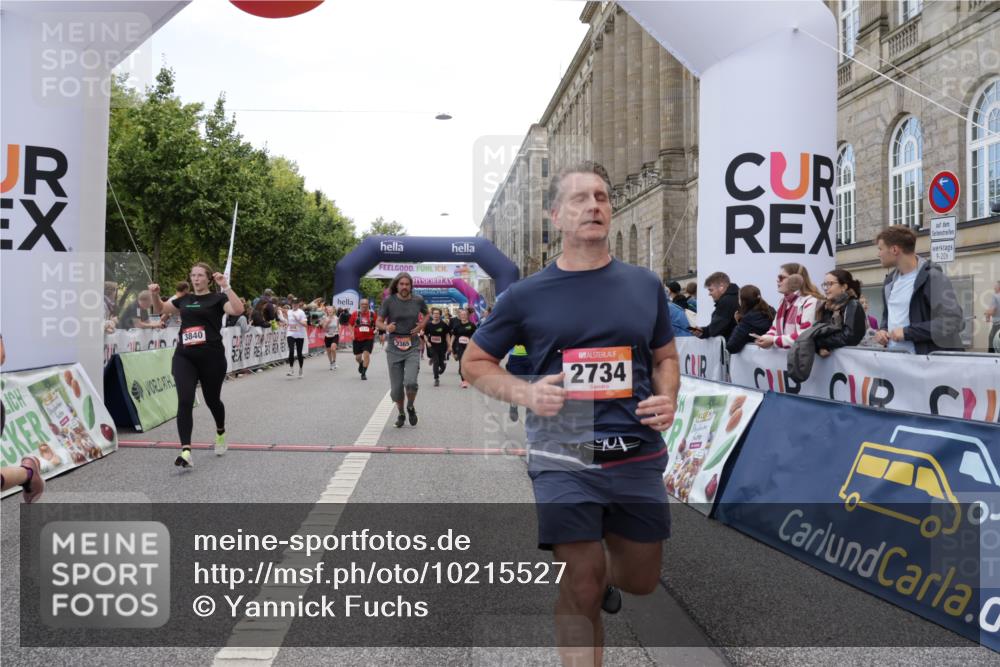 06.09.2026 - CURREX Alsterlauf Yannick Fuchs http://msf.ph/oto/10215527 06.09.2026 10:10:50 Ziel 2058, 2226, 2365, 2427, 2589, 2616, 2734, 3345, 3348, 3840, 4077, 4211, 4238, 4697, 5141, 5142, 6088, 6434 meine-sportfotos.de