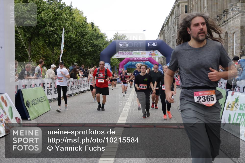 06.09.2026 - CURREX Alsterlauf Yannick Fuchs http://msf.ph/oto/10215584 06.09.2026 10:10:53 Ziel 2058, 2226, 2312, 2365, 2417, 2427, 2552, 2616, 2734, 2982, 3348, 3840, 3995, 5141, 5142, 6088, 6434 meine-sportfotos.de