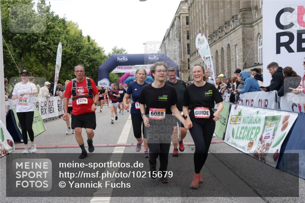 06.09.2026 - CURREX Alsterlauf Yannick Fuchs http://msf.ph/oto/10215679 06.09.2026 10:10:55 Ziel 2226, 2312, 2365, 2417, 2427, 2552, 2566, 2616, 2732, 2734, 2982, 3348, 3685, 3687, 3840, 3995, 5141, 5142, 5898, 6088, 6434 meine-sportfotos.de