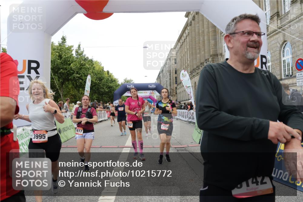 06.09.2026 - CURREX Alsterlauf Yannick Fuchs http://msf.ph/oto/10215772 06.09.2026 10:10:58 Ziel 2226, 2312, 2365, 2417, 2427, 2552, 2566, 2616, 2732, 2982, 3685, 3687, 3840, 3988, 3995, 5141, 5142, 5555, 5898, 6088, 6434, 8292 meine-sportfotos.de