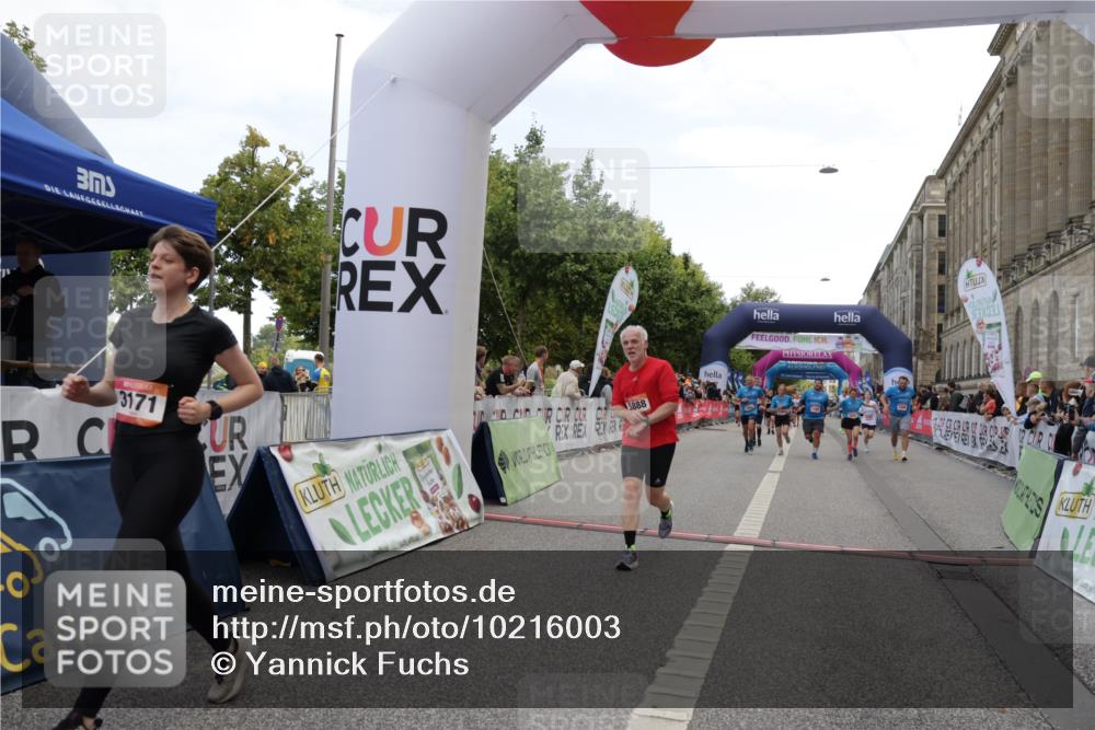 06.09.2026 - CURREX Alsterlauf Yannick Fuchs http://msf.ph/oto/10216003 06.09.2026 10:11:05 Ziel 2552, 2566, 2732, 2982, 3171, 3685, 3687, 3988, 4409, 5268, 5496, 5498, 5499, 5500, 5555, 5826, 5888, 5898, 8292 meine-sportfotos.de