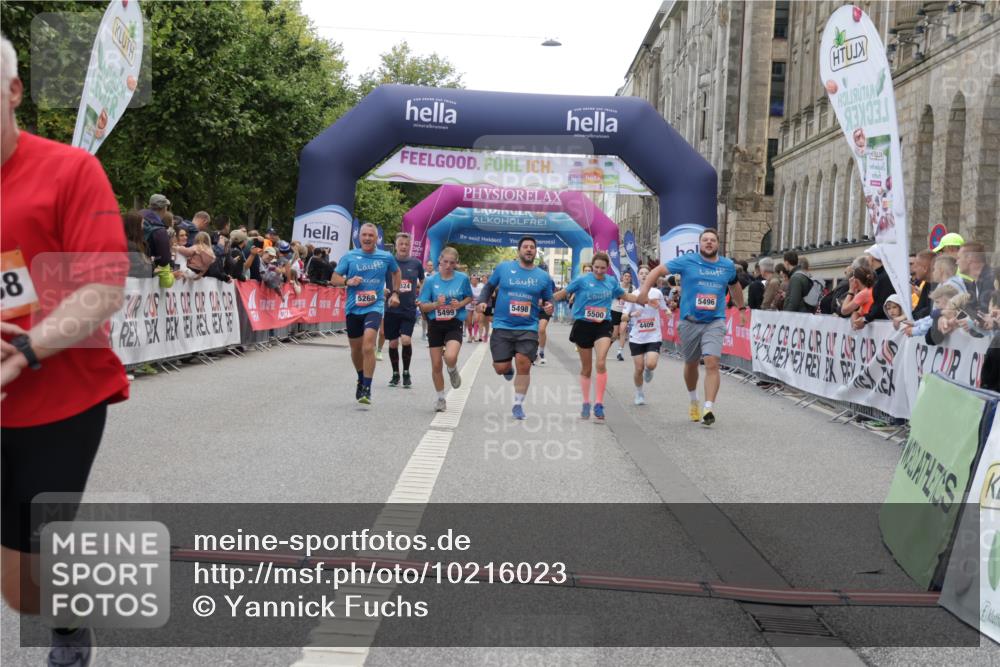 06.09.2026 - CURREX Alsterlauf Yannick Fuchs http://msf.ph/oto/10216023 06.09.2026 10:11:06 Ziel 2566, 2732, 3171, 3685, 3687, 3988, 4409, 5268, 5496, 5498, 5499, 5500, 5555, 5826, 5888, 5898, 8292 meine-sportfotos.de