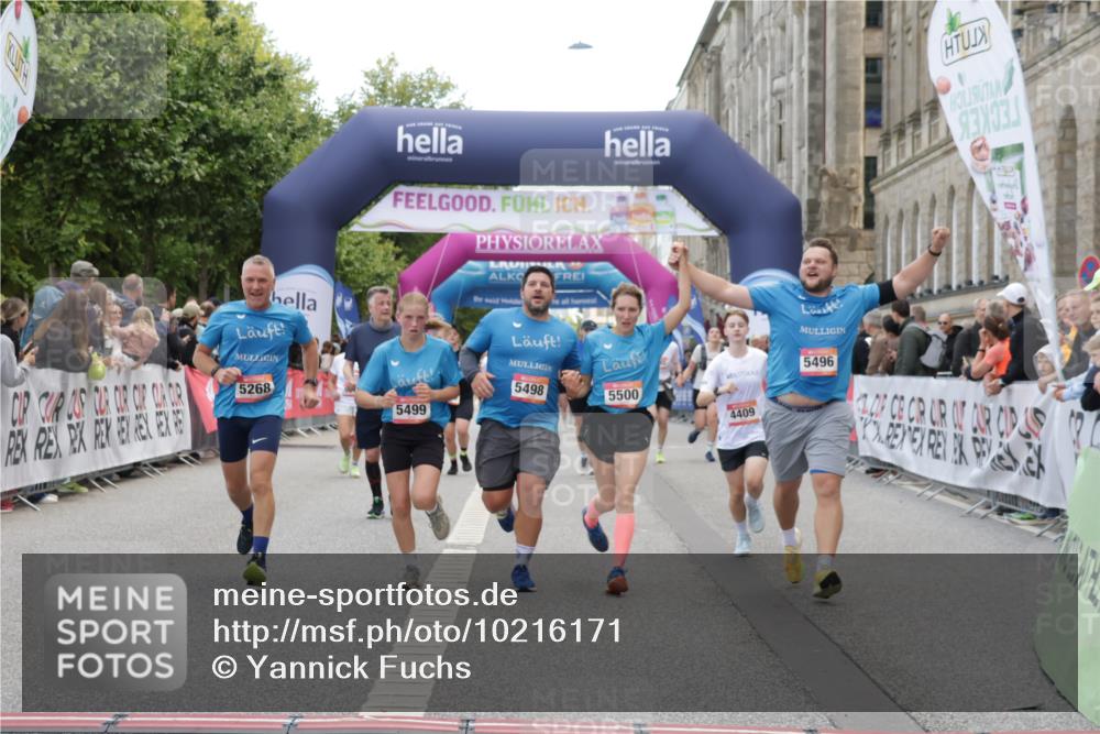 06.09.2026 - CURREX Alsterlauf Yannick Fuchs http://msf.ph/oto/10216171 06.09.2026 10:11:07 Ziel 2324, 2566, 2732, 3171, 3988, 4409, 5268, 5496, 5498, 5499, 5500, 5555, 5826, 5888, 8292 meine-sportfotos.de