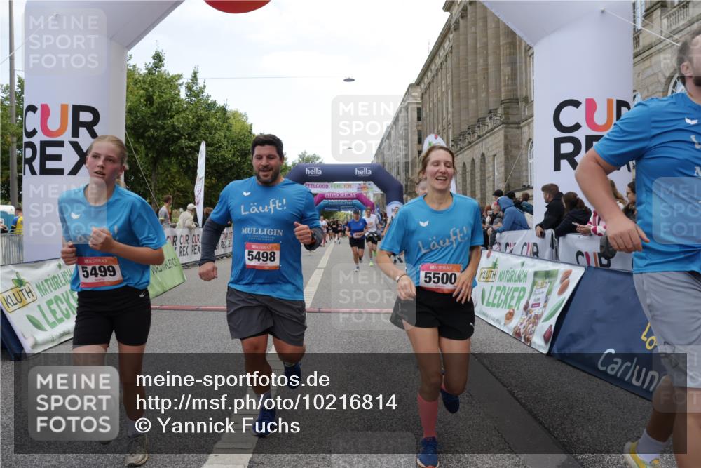 06.09.2026 - CURREX Alsterlauf Yannick Fuchs http://msf.ph/oto/10216814 06.09.2026 10:11:11 Ziel 2324, 2889, 2890, 3171, 4409, 5268, 5327, 5351, 5392, 5393, 5496, 5498, 5499, 5500, 5532, 5818, 5826, 5888, 6100 meine-sportfotos.de