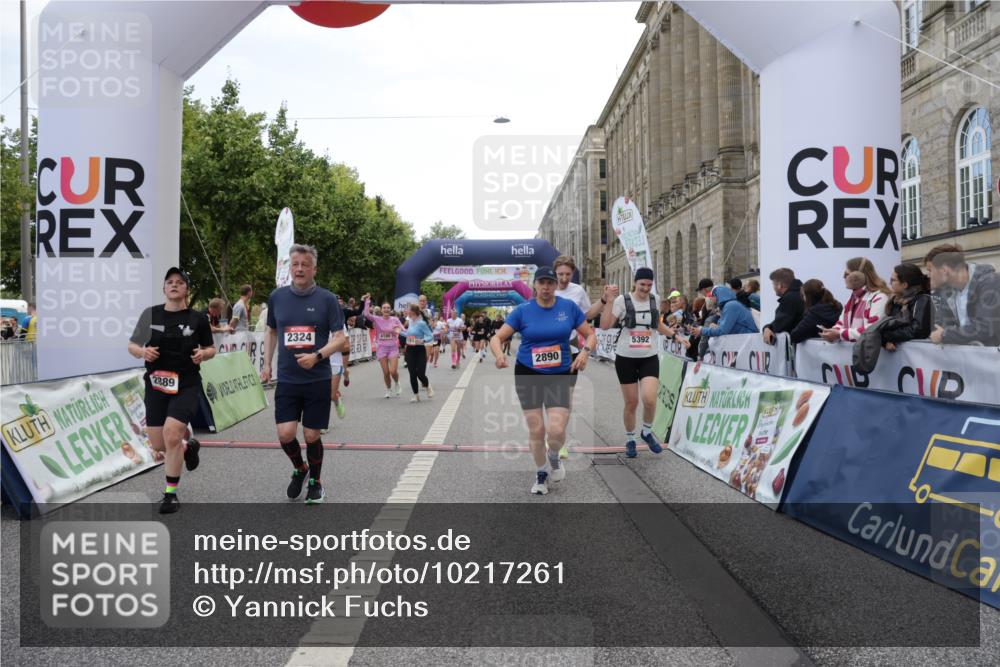06.09.2026 - CURREX Alsterlauf Yannick Fuchs http://msf.ph/oto/10217261 06.09.2026 10:11:13 Ziel 2324, 2889, 2890, 2979, 4409, 5268, 5327, 5351, 5392, 5393, 5496, 5498, 5499, 5500, 5532, 5818, 6100 meine-sportfotos.de