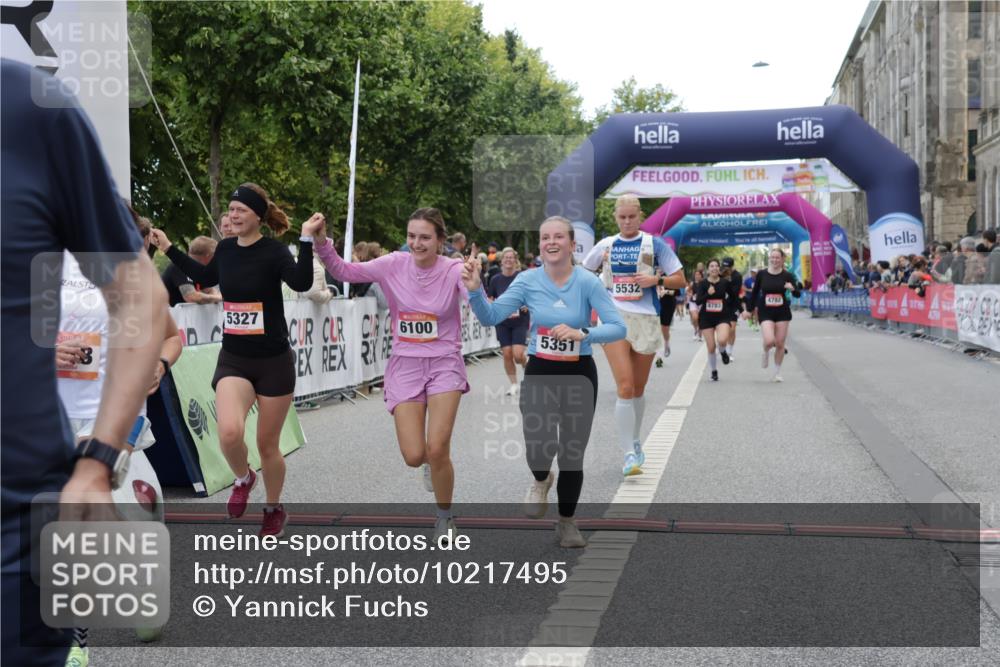 06.09.2026 - CURREX Alsterlauf Yannick Fuchs http://msf.ph/oto/10217495 06.09.2026 10:11:15 Ziel 2324, 2889, 2890, 2979, 2980, 4409, 4782, 4783, 5268, 5327, 5351, 5392, 5393, 5496, 5498, 5499, 5500, 5532, 5818, 6100, 6103 meine-sportfotos.de