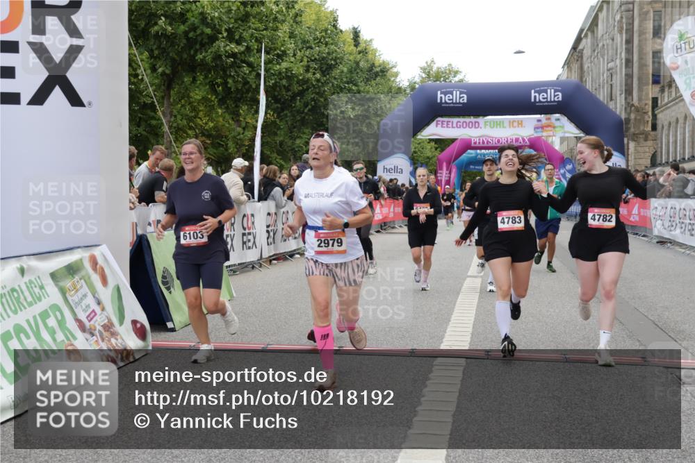 06.09.2026 - CURREX Alsterlauf Yannick Fuchs http://msf.ph/oto/10218192 06.09.2026 10:11:19 Ziel 2324, 2889, 2890, 2979, 2980, 4251, 4612, 4782, 4783, 5327, 5351, 5392, 5393, 5532, 5818, 6100, 6103, 6393, 6465 meine-sportfotos.de