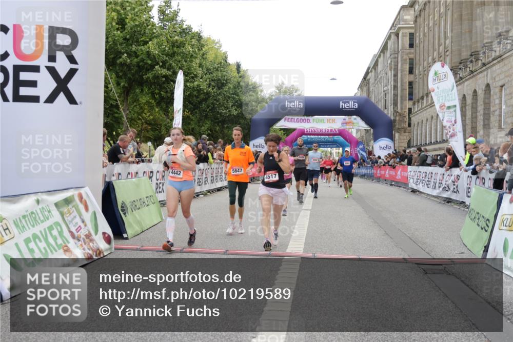 06.09.2026 - CURREX Alsterlauf Yannick Fuchs http://msf.ph/oto/10219589 06.09.2026 10:11:24 Ziel 2014, 2352, 2979, 2980, 3652, 4251, 4442, 4517, 4612, 4782, 4783, 5647, 6103, 6393, 6465 meine-sportfotos.de
