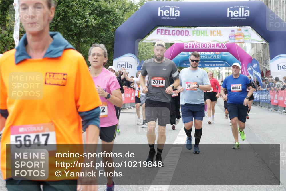 06.09.2026 - CURREX Alsterlauf Yannick Fuchs http://msf.ph/oto/10219848 06.09.2026 10:11:27 Ziel 2014, 2352, 2446, 3360, 3652, 4251, 4442, 4517, 4612, 5226, 5647, 6393, 6465, 8004, 8007, 8145, 8146 meine-sportfotos.de