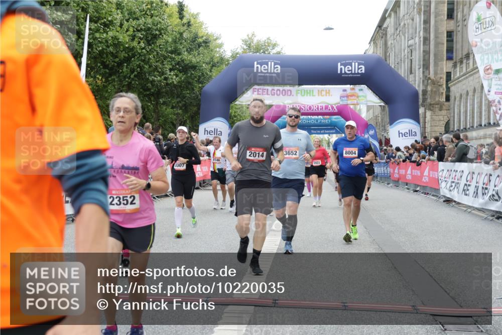 06.09.2026 - CURREX Alsterlauf Yannick Fuchs http://msf.ph/oto/10220035 06.09.2026 10:11:27 Ziel 2014, 2352, 2446, 3360, 3652, 4251, 4442, 4517, 4612, 5226, 5647, 6393, 6465, 8004, 8007, 8145, 8146 meine-sportfotos.de
