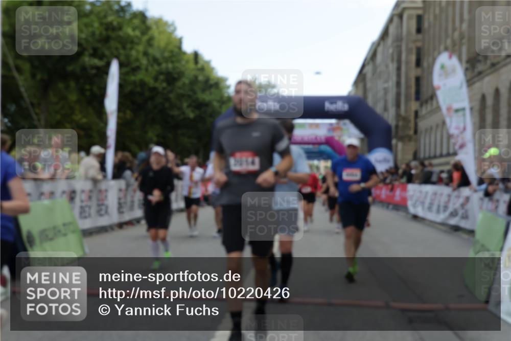 06.09.2026 - CURREX Alsterlauf Yannick Fuchs http://msf.ph/oto/10220426 06.09.2026 10:11:29 Ziel 2014, 2352, 2446, 3360, 3652, 4251, 4442, 4517, 5226, 5647, 5922, 5923, 6491, 8004, 8007, 8145, 8146 meine-sportfotos.de