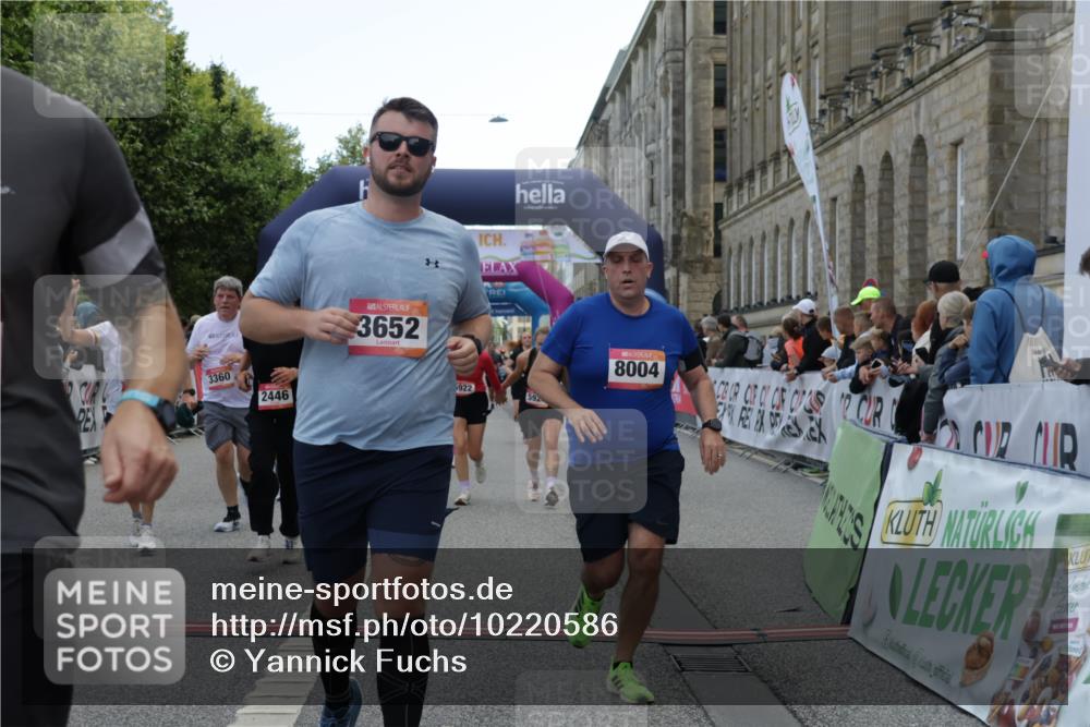 06.09.2026 - CURREX Alsterlauf Yannick Fuchs http://msf.ph/oto/10220586 06.09.2026 10:11:30 Ziel 2014, 2352, 2446, 3360, 3652, 4442, 4517, 5226, 5279, 5647, 5922, 5923, 6491, 8004, 8007, 8145, 8146 meine-sportfotos.de