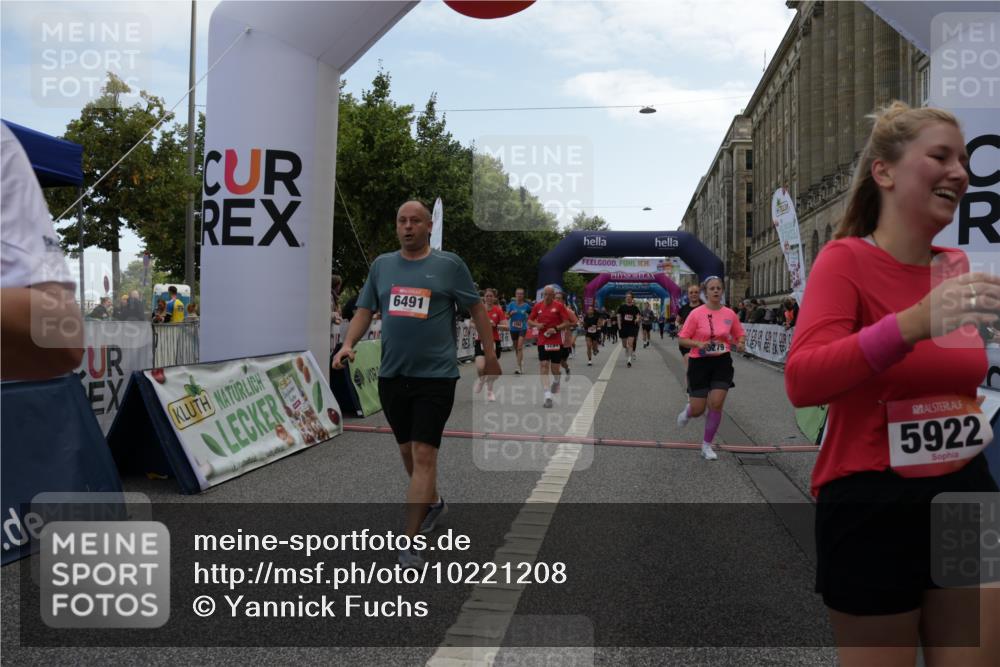 06.09.2026 - CURREX Alsterlauf Yannick Fuchs http://msf.ph/oto/10221208 06.09.2026 10:11:34 Ziel 2014, 2352, 2356, 2446, 3284, 3285, 3360, 3373, 3652, 3922, 4188, 4189, 5226, 5279, 5451, 5458, 5922, 5923, 6491, 8004, 8007, 8145, 8146 meine-sportfotos.de