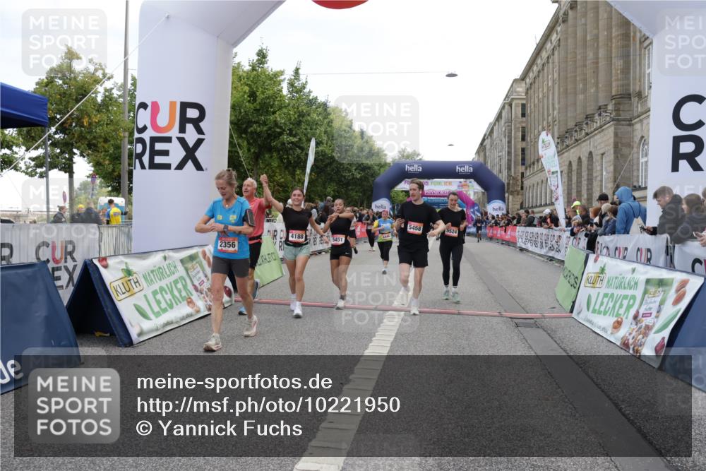 06.09.2026 - CURREX Alsterlauf Yannick Fuchs http://msf.ph/oto/10221950 06.09.2026 10:11:39 Ziel 2356, 3060, 3284, 3285, 3360, 3373, 3922, 4188, 4189, 5226, 5279, 5451, 5458, 5922, 5923, 6019, 6166, 6362, 6446, 6491, 8146 meine-sportfotos.de