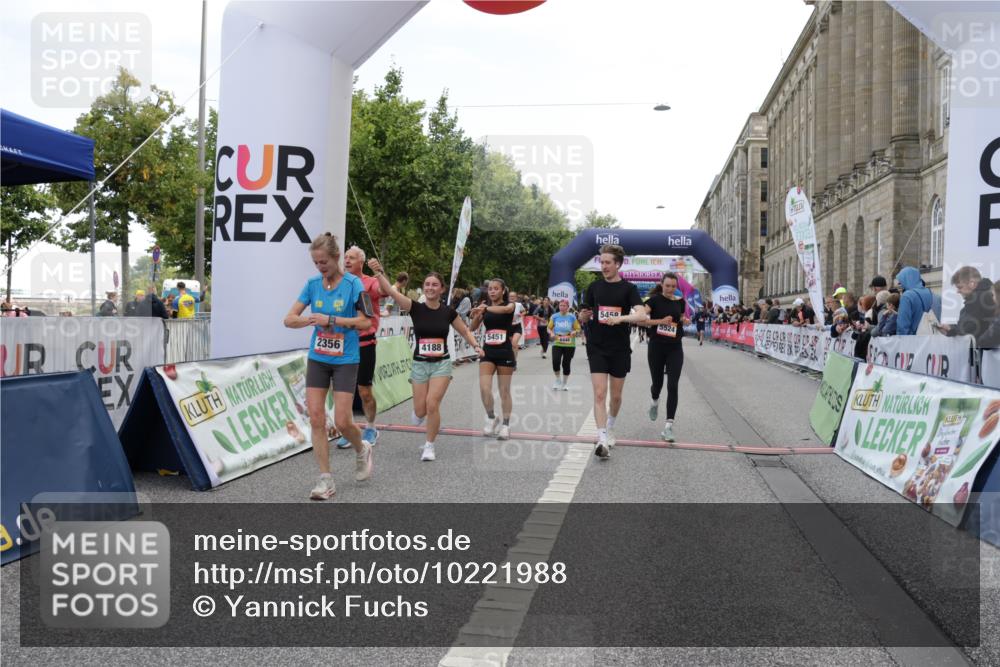06.09.2026 - CURREX Alsterlauf Yannick Fuchs http://msf.ph/oto/10221988 06.09.2026 10:11:39 Ziel 2356, 3060, 3284, 3285, 3360, 3373, 3922, 4188, 4189, 5226, 5279, 5451, 5458, 5922, 5923, 6019, 6166, 6362, 6446, 6491, 8146 meine-sportfotos.de