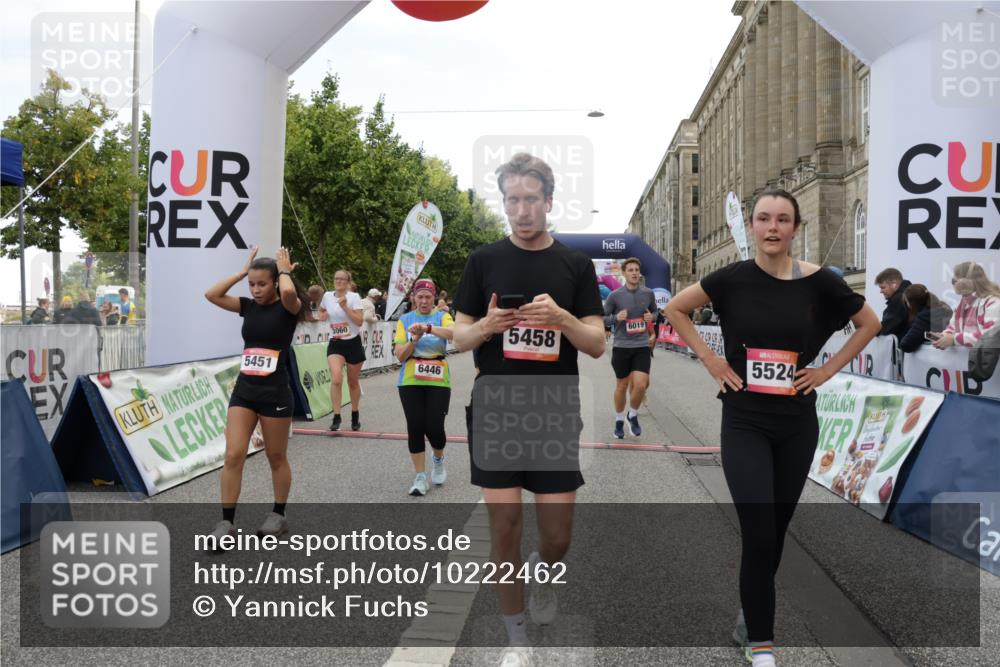 06.09.2026 - CURREX Alsterlauf Yannick Fuchs http://msf.ph/oto/10222462 06.09.2026 10:11:43 Ziel 2125, 2356, 2701, 3060, 3284, 3285, 3373, 3704, 3922, 4188, 4189, 4611, 5451, 5458, 6019, 6166, 6362, 6446 meine-sportfotos.de