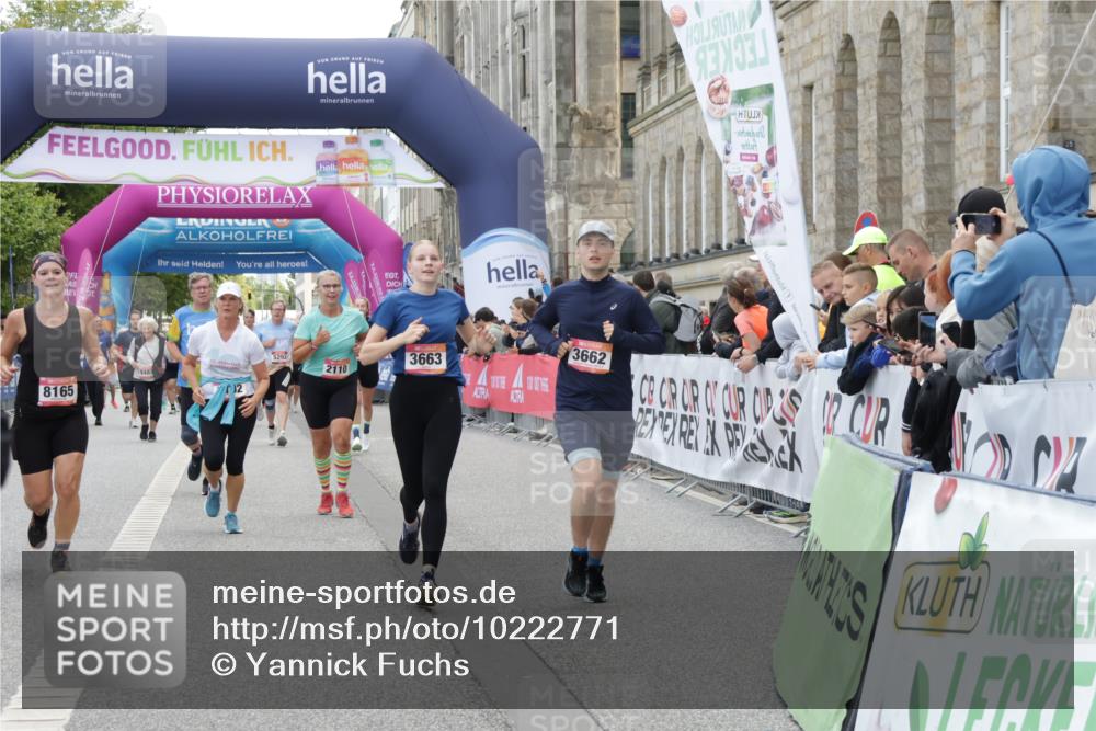 06.09.2026 - CURREX Alsterlauf Yannick Fuchs http://msf.ph/oto/10222771 06.09.2026 10:11:47 Ziel 2110, 2125, 2192, 2701, 3060, 3662, 3663, 3704, 4276, 4611, 6019, 6166, 6362, 6446, 6467, 8165, 8166 meine-sportfotos.de