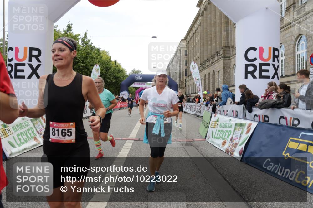 06.09.2026 - CURREX Alsterlauf Yannick Fuchs http://msf.ph/oto/10223022 06.09.2026 10:11:52 Ziel 2110, 2125, 2192, 2701, 3662, 3663, 3704, 4276, 4611, 4653, 5197, 5292, 6467, 8165, 8166 meine-sportfotos.de