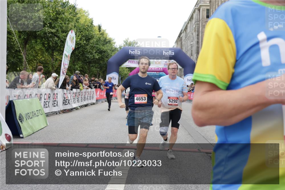 06.09.2026 - CURREX Alsterlauf Yannick Fuchs http://msf.ph/oto/10223033 06.09.2026 10:11:55 Ziel 2110, 2192, 2701, 3198, 3662, 3663, 3776, 3777, 4276, 4653, 4787, 4790, 5197, 5292, 6467, 8165, 8166 meine-sportfotos.de